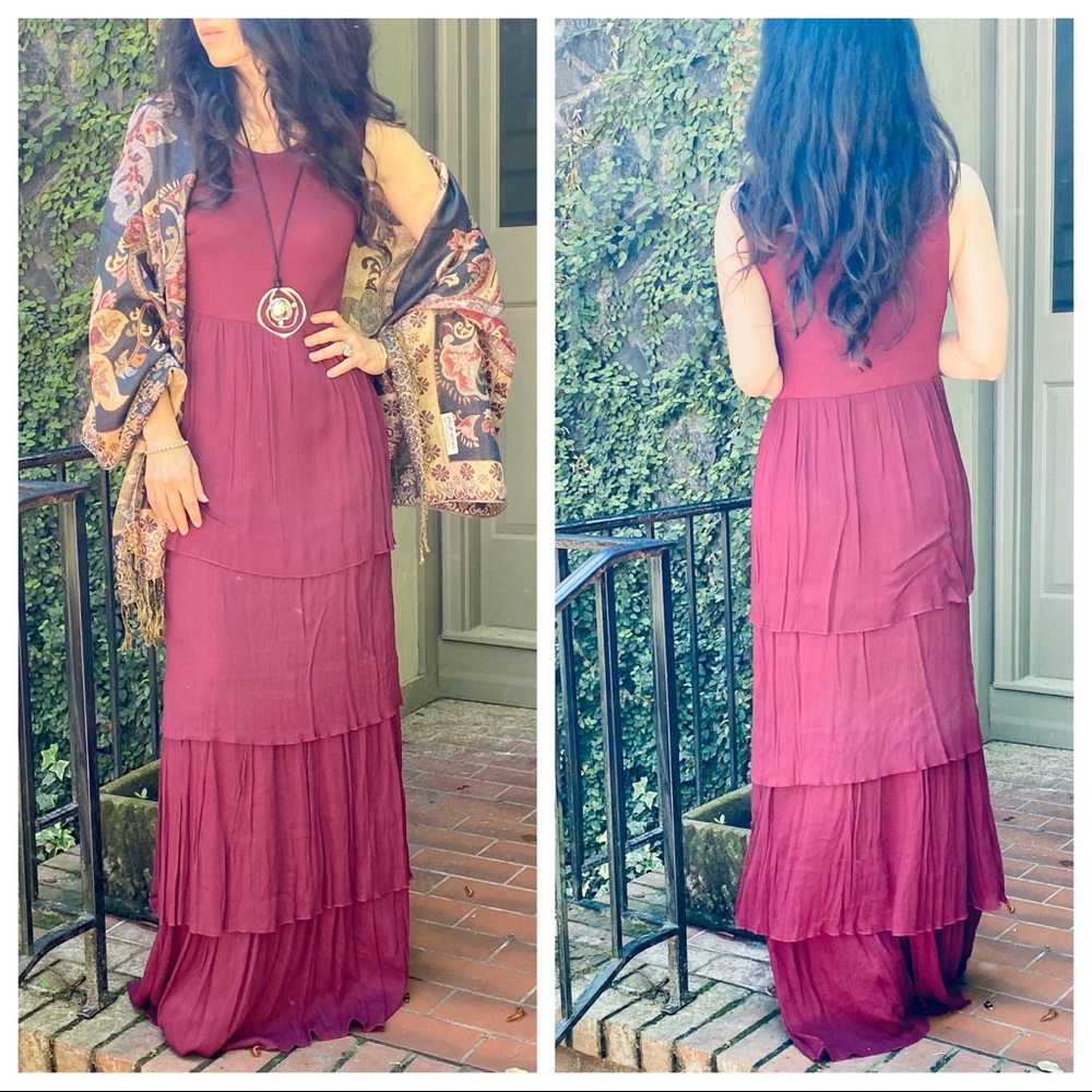 ✨RESTOCKED✨BURGUNDY LAYERED TANK MAXI DRESS - Picture 3 of 8